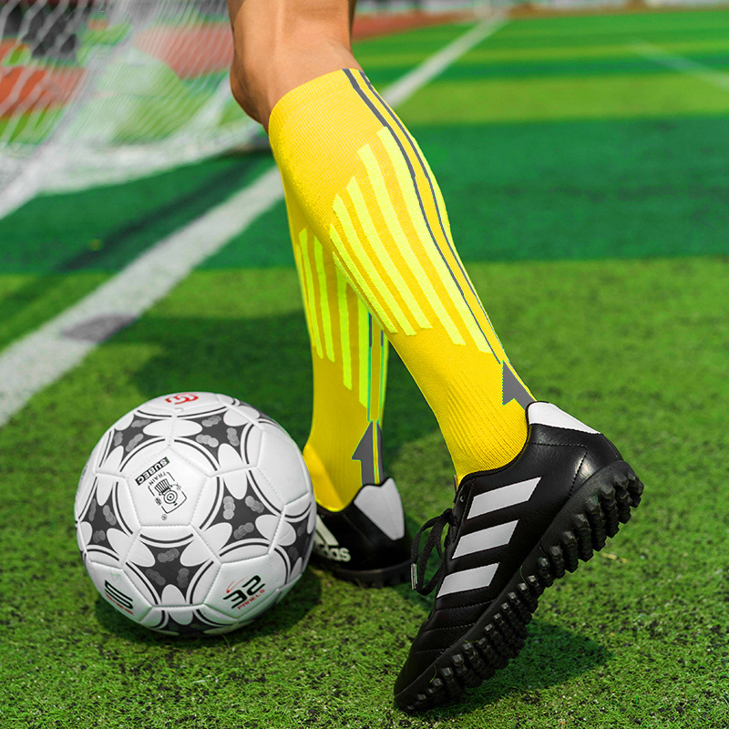 Ademende, sneldrogende voetbalsokken