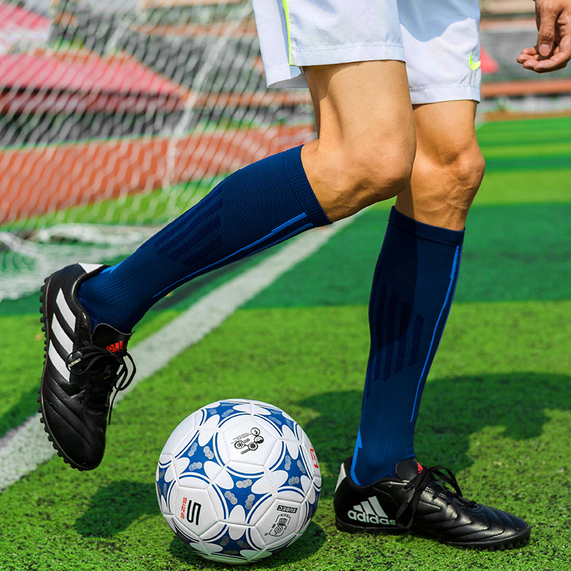 Ademende, sneldrogende voetbalsokken